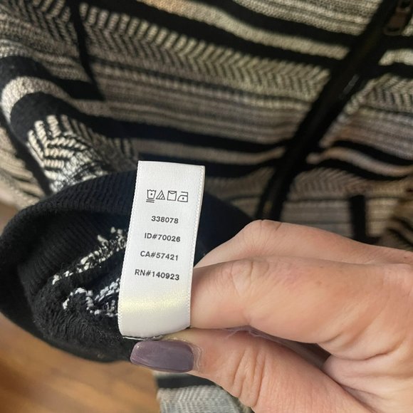 LOU & GREY Black and White Moto Asymmetrical Zip Knit Sweater Size S - Picture 10 of 10